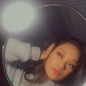 Meet your Posher, Avery